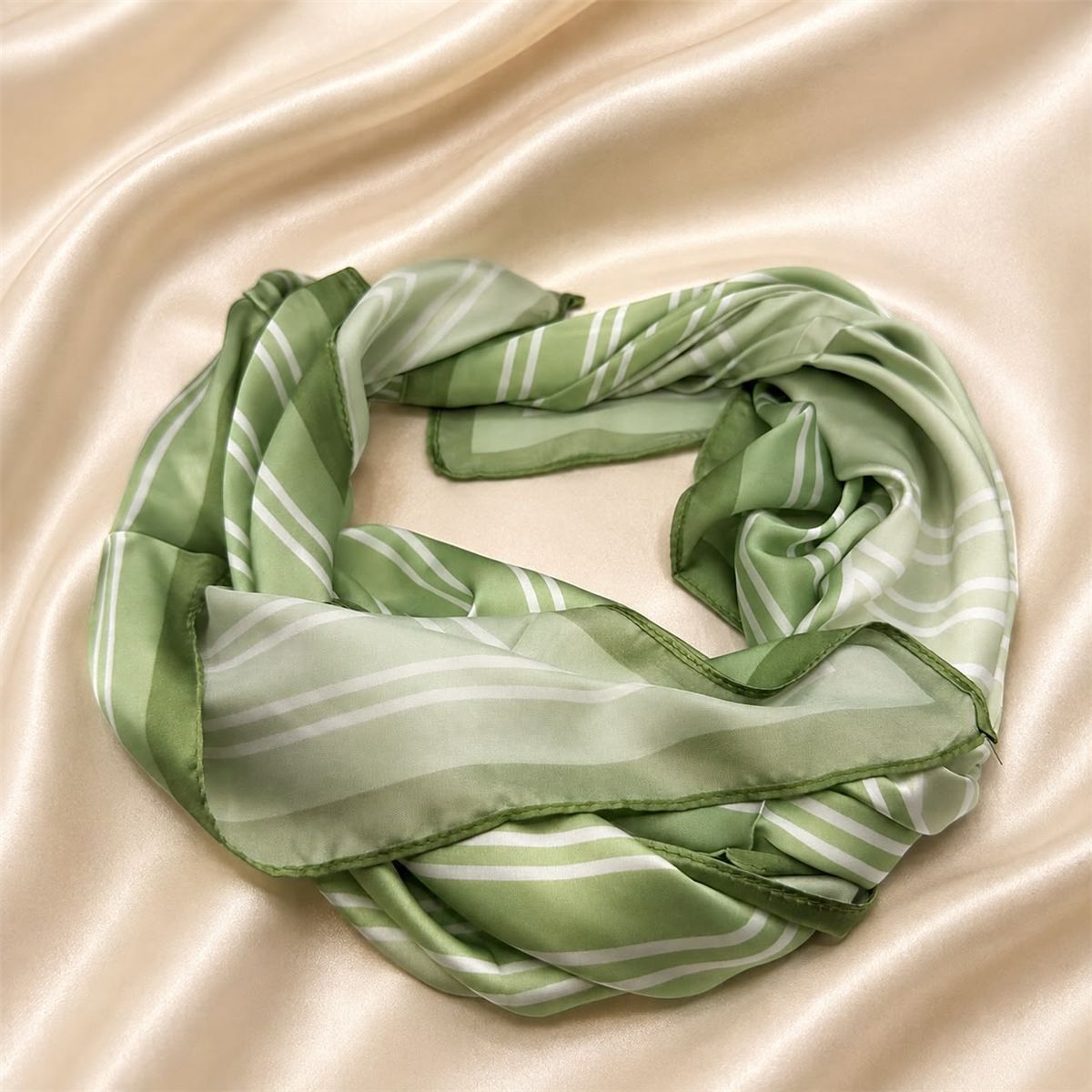 Lenço Quadrado 90 x 90 Verde